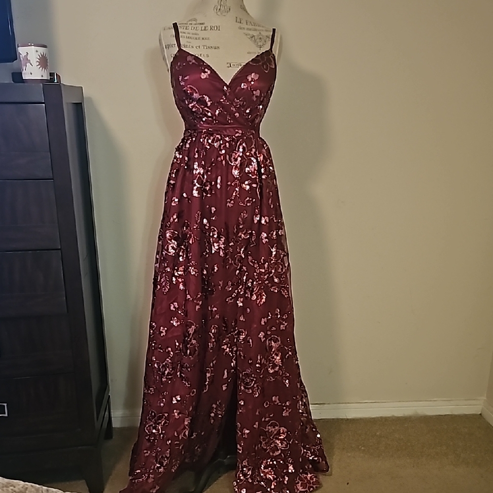 Bella and Bloom Elegant Burgundy embellished  Floral Maxi Dress